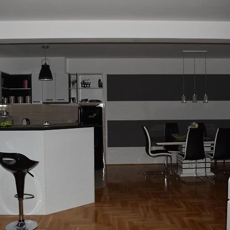 K & S Apartment ชาพลินา ภายนอก รูปภาพ