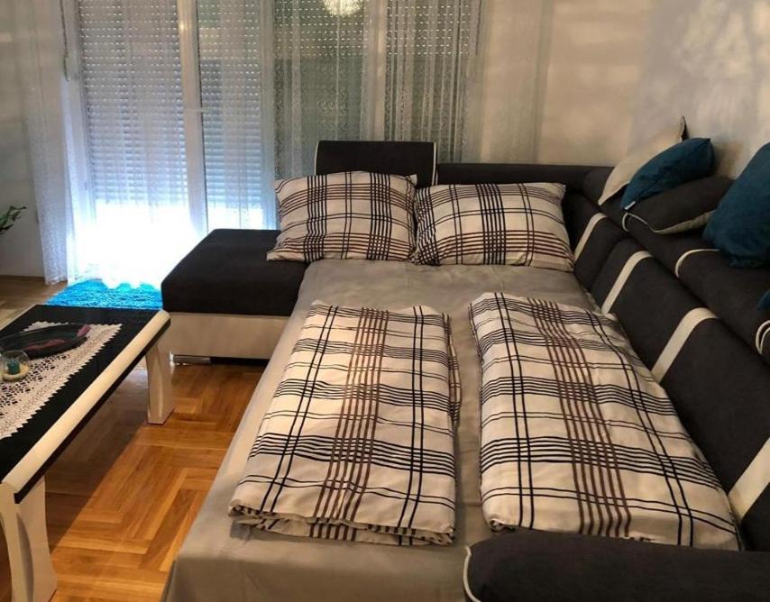 K & S Apartment ชาพลินา ภายนอก รูปภาพ