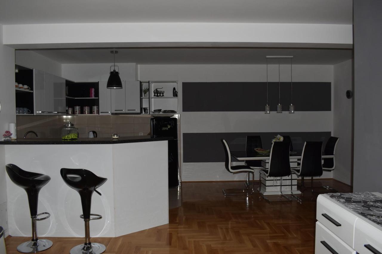 K & S Apartment ชาพลินา ภายนอก รูปภาพ