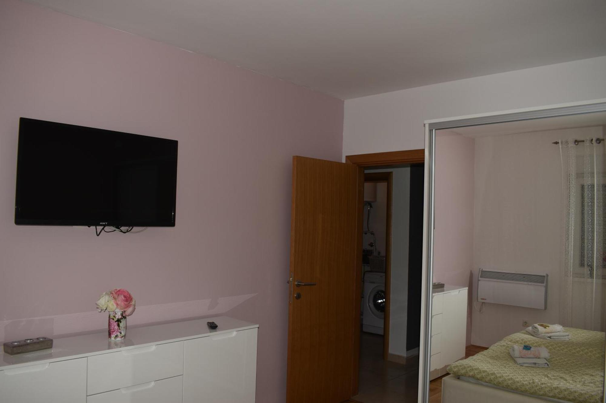 K & S Apartment ชาพลินา ภายนอก รูปภาพ
